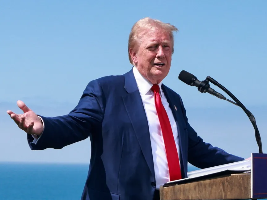 المرشح الجمهوري للرئاسة والرئيس السابق دونالد ترمب خلال مؤتمر صحافي في نادي ترمب الوطني للجولف في مدينة رانشو بالوس فيرديس بولاية كاليفورنيا. 13 سبتمبر 2024 - REUTERS