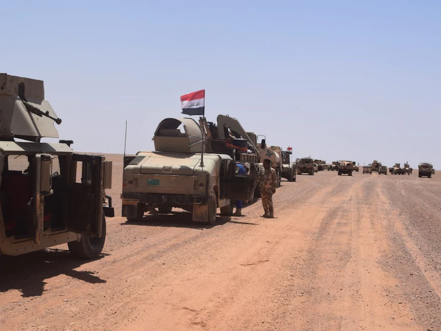 القوات العراقية خلال عمليات استباقية ضد تنظيم "داعش" في قضاء الرطبة غربي البلاد. 22 يونيو 2023 - "رئاسة أركان الجيش العراقي"