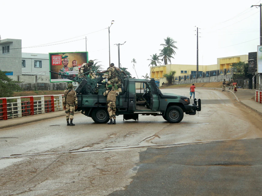 الجابون.. المعارضة تطالب بتسليم السلطة وواشنطن تبحث عن مخرج