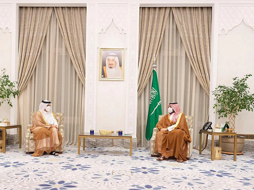 ولي العهد السعودي الأمير محمد بن سلمان يستقبل وزير الخارجية القطري الشيخ محمد بن عبدالرحمن آل ثاني في نيوم - 25 أغسطس 2021. - واس