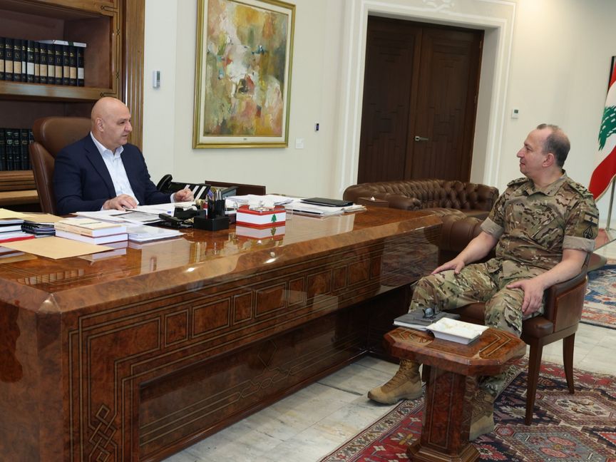 لبنان.. عون يبحث ترتيبات ما بعد "اليونيفيل" مع قائد الجيش