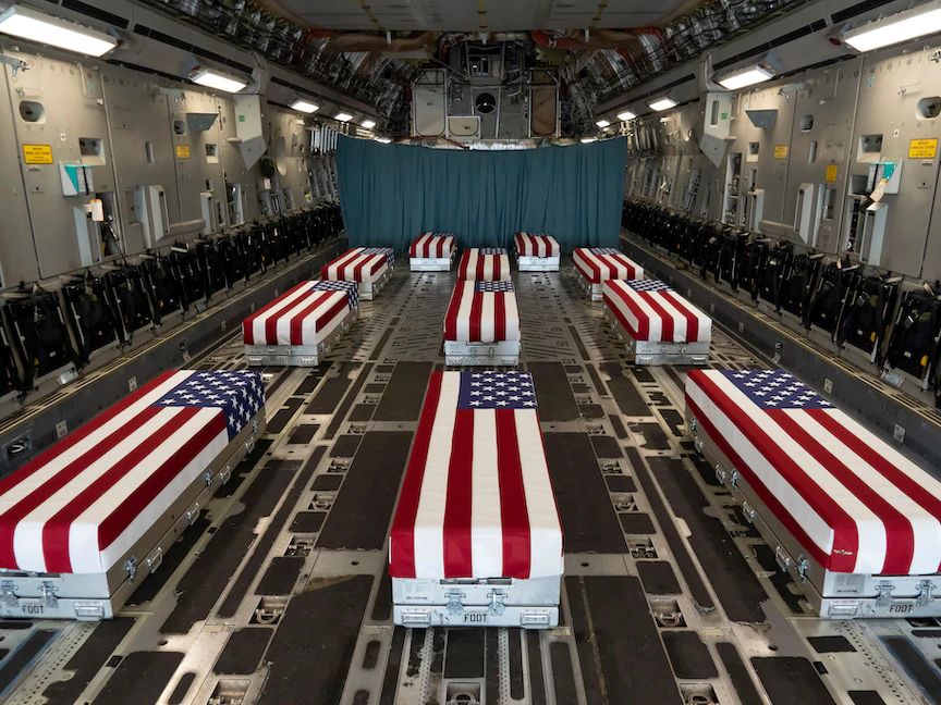 نعوش جنود أميركيين لقوا حتفهم في تفجير مطار كابول - VIA REUTERS