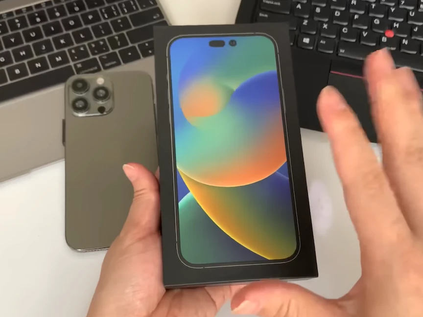 نسخة مقلدة من هاتف "آيفون 14" - Youtube/AmazingUnboxing