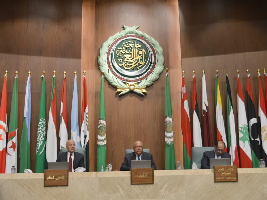 وزير الخارجية المصري سامح شكري خلال رئاسة الاجتماع الاستثنائي لوزراء الخارجية العرب بمقر الجامعة العربية في القاهرة. 07 مايو 2023 - Twitter/MfaEgypt