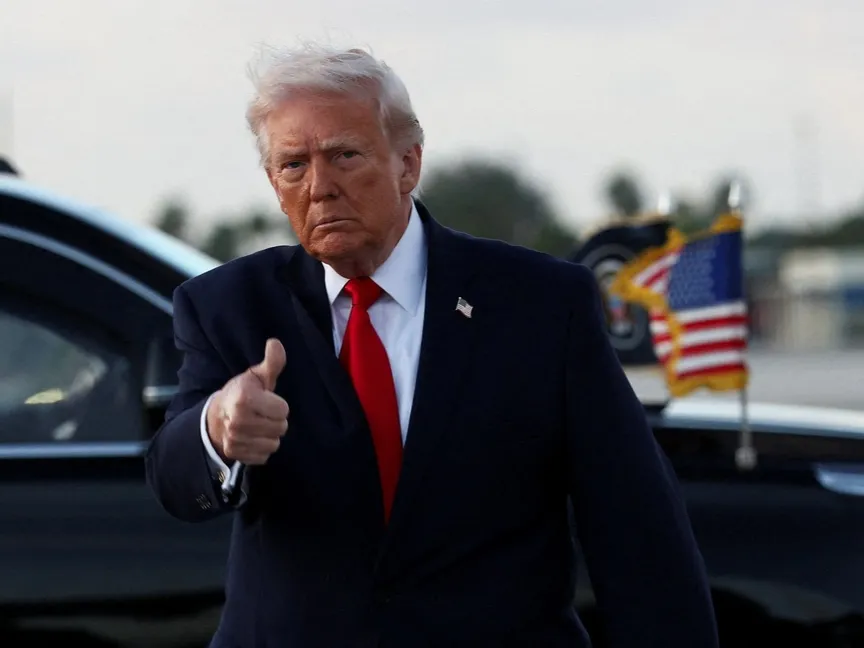 ترمب يحذف صورة أثارت غضباً: "لا تمثل المسيح بل تجسدني طبيباً"