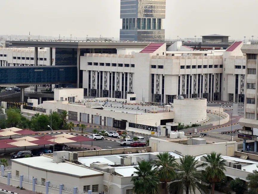 مجمع الوزارات في مدينة الكويت. - كونا