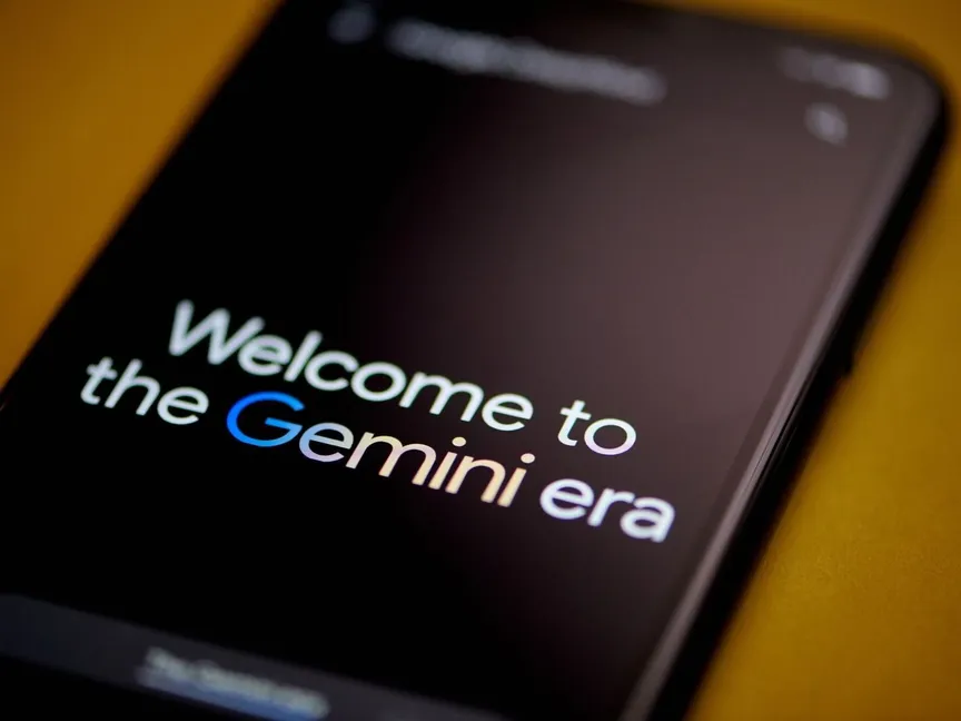 شعار منصة جوجل الذكية Gemini تظهر على شاشة أحد الأجهزة اللوحية. 9 ديسمبر 2023 - AFP - Bloomberg