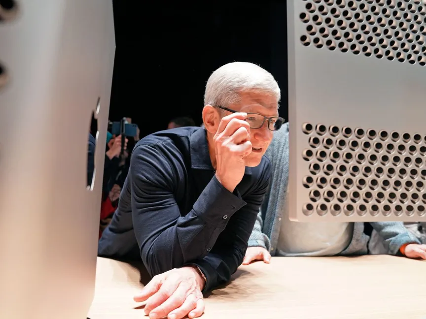 أبل تعلن تعيين جون تيرنوس رئيساً تنفيذياً خلفاً لتيم كوك