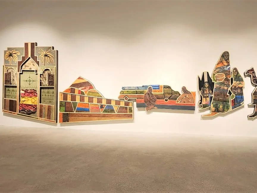 عمل فني يمثّل "التاب لاين" أكبر خط نفطي في العالم ينطلق من السعودية. 2 مارس 2024 - الشرق