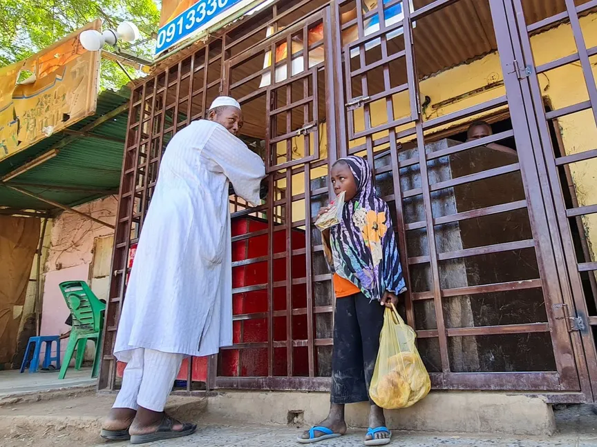 محل مغلق في جنوب الخرطوم وسط قتال مستمر بين الجيش وقوات الدعم السريع. 21 مايو 2023 - AFP