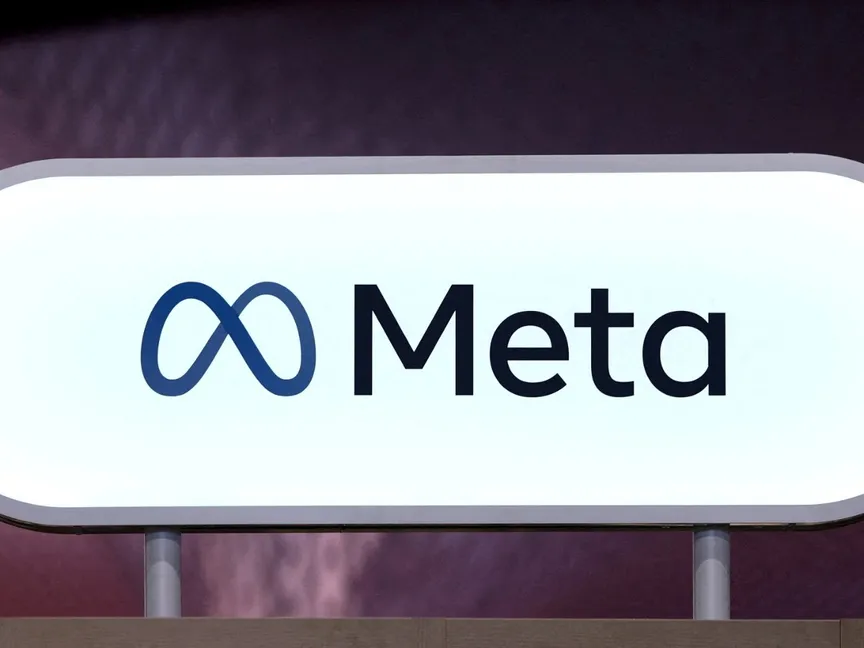 شعار شركة ميتا يظهر خلال معرض في العاصمة الفرنسية باريس. 11 يوينو 2025 - Reuters
