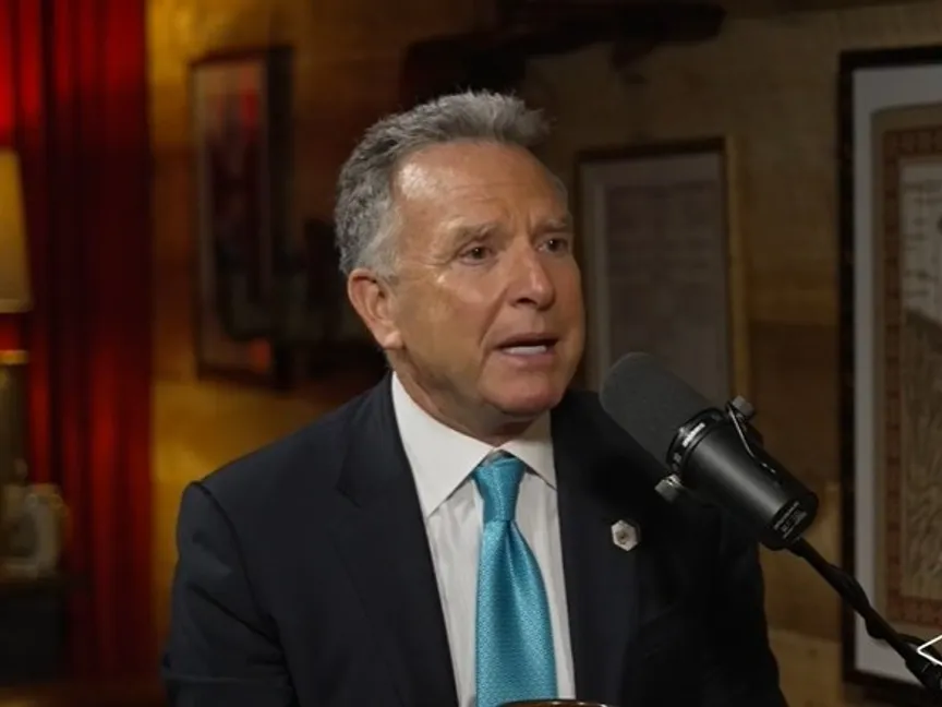 المبعوث الأميركي للشرق الأوسط ستيف ويتكوف خلال مقابلة مع الإعلامي تاكر كارلسون. 22 مارس 2025 - tuckercarlson.com