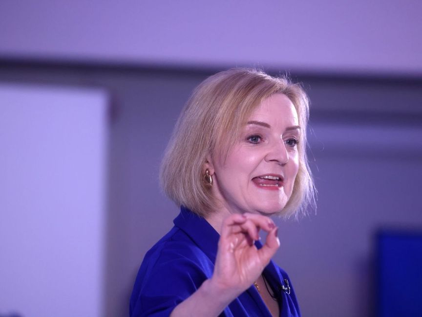 من رئاسة الوزراء إلى منصة يوتيوب.. ليز ترَس تطل عبر برنامجها الخاص