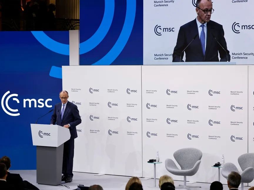 المستشار الألماني فريدريش ميرتس يخاطب الجلسة الافتتاحية لمؤتمر ميونخ للأمن في ميونخ. 13 فبراير 2026 - Getty