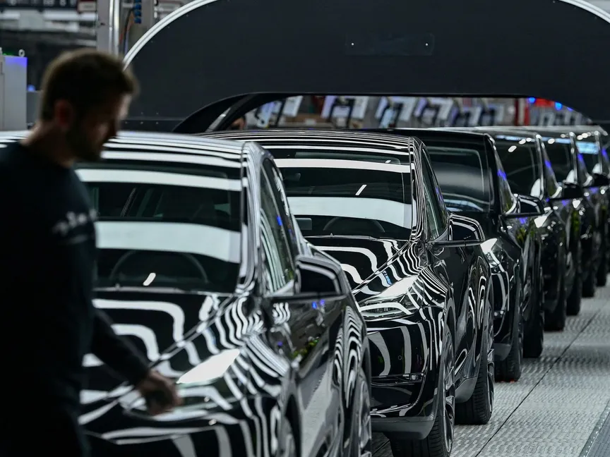 سيارات "تسلا" من طراز Y خلال افتتاح مصنع الشركة في ألمانيا. 22 مارس 2022 - via REUTERS