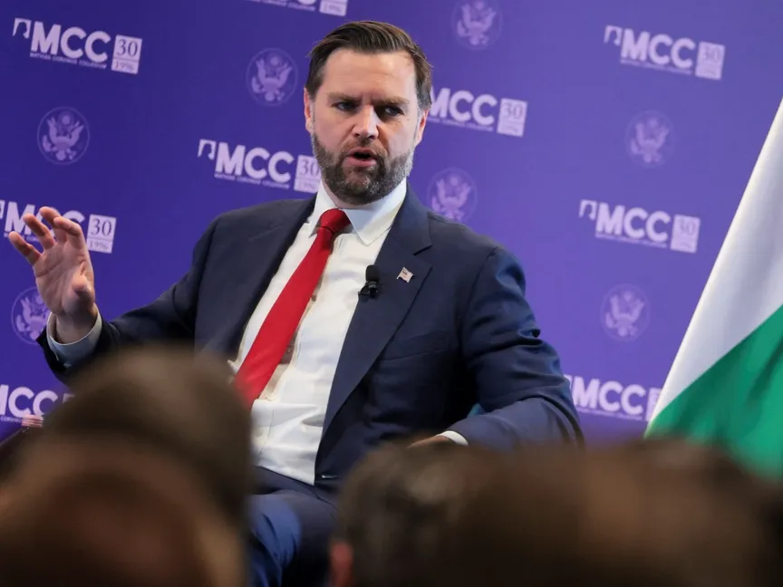 نائب الرئيس الأميركي جي دي فانس خلال مشاركته في فعالية بالعاصمة المجرية بودابست. 8 أبريل 2026 - Reuters