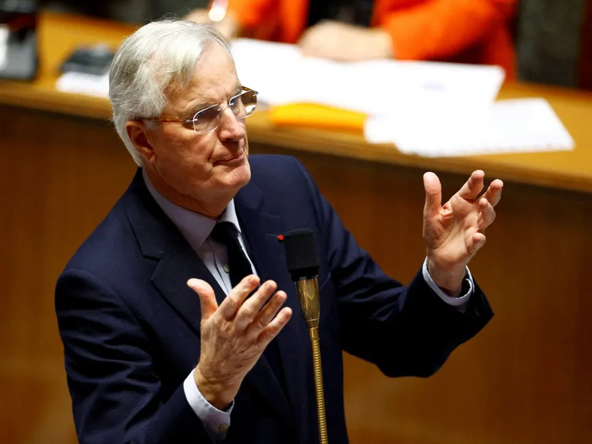 رئيس الوزراء الفرنسي ميشيل بارنييه يتحدث أمام الجمعية الوطنية في باريس بفرنسا. 2 ديسمبر 2024 - Reuters