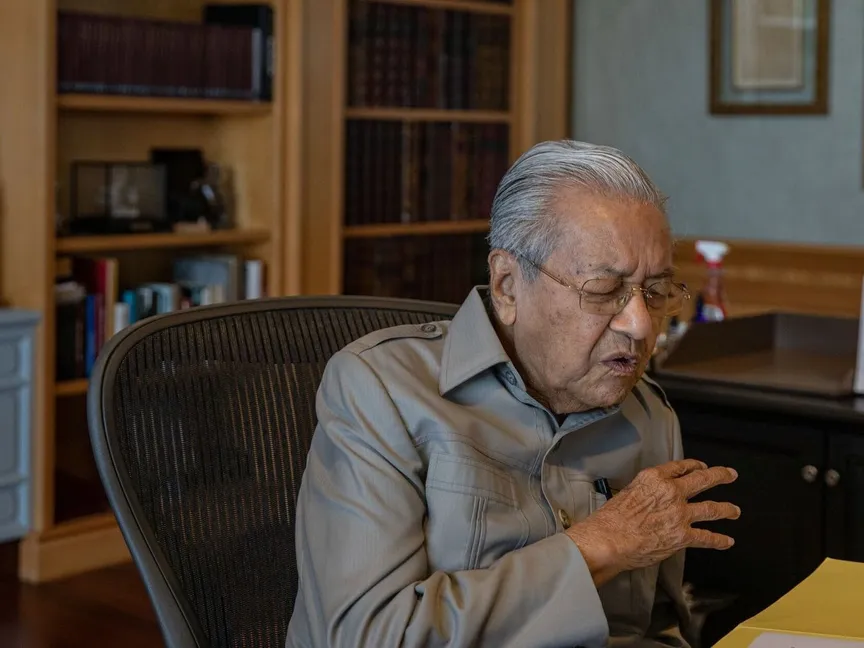 رئيس الوزراء الماليزي السابق مهاتير محمد خلال مقابلة في بوتراجايا، ماليزيا، 1 نوفمبر 2023 - Bloomberg