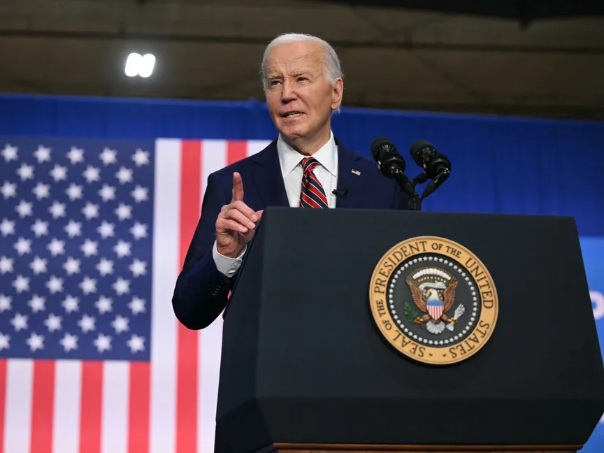 الرئيس الأميركي جو بايدن يتحدث عن مشروع PACT بشأن المحاربين القدامى في ولاية نيوهامشر. 21 مايو 2024 - AFP