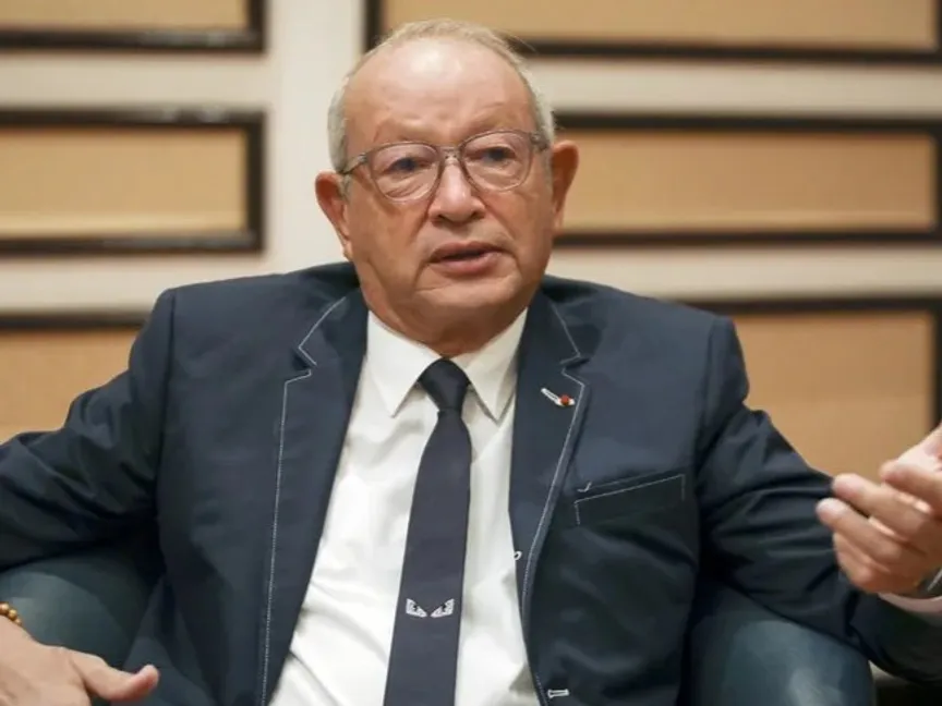 ساويرس يحذر من موجة إفلاسات محتملة بفعل حرب إيران