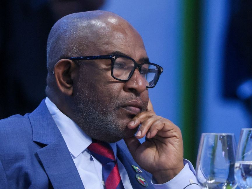 رئيس جزر القمر يعلن نيته تسليم السلطة لابنه في 2029