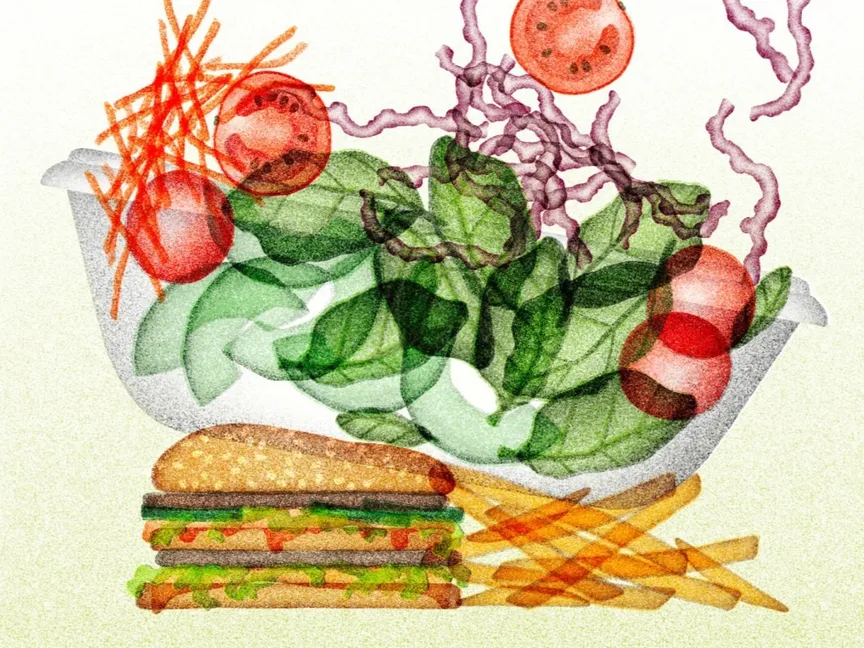 صورة تعبيرية لطبق سلطة وإحدى الوجبات السريعة - بلومبرغ