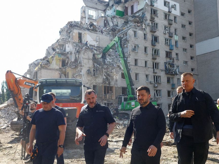 بعد هجوم واسع على كييف.. زيلينسكي يشكك في نهج ويتكوف ويطالب بتحرك سريع