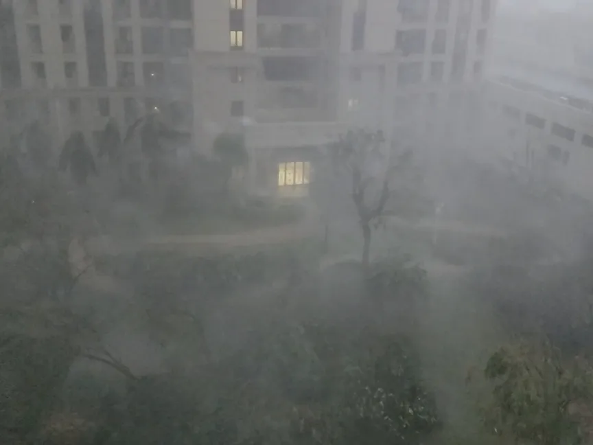 رياح قوية تهب أثناء إعصار ياجي في هاينان بالصين. 6 سبتمبر 2024 - reuters