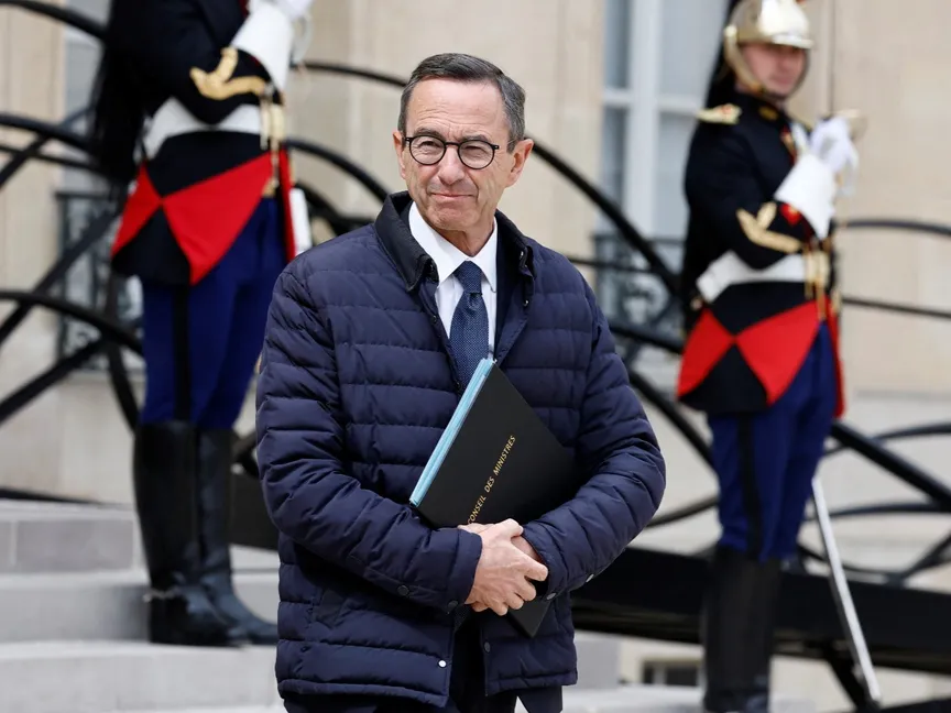 بين أهداف سياسية وطموحات انتخابية.. فرنسا تشدد إجراءات الحصول على الجنسية