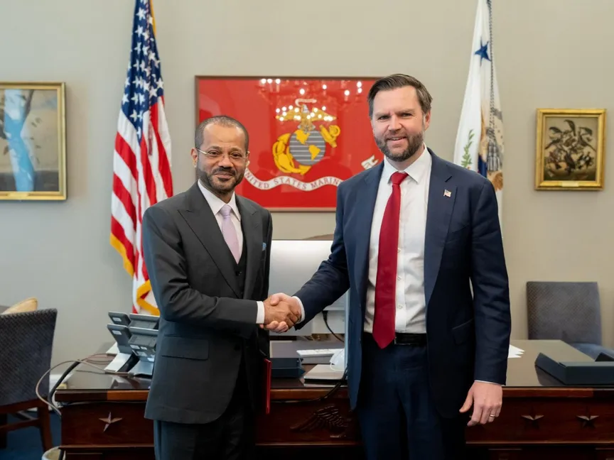 نائب الرئيس الأميركي جيه دي فانس يلتقي وزير الخارجية العماني بدر البوسعيدي في البيت الأبيض. 27 فبراير 2026 - x/OmanNewsAgency