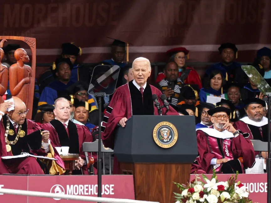 الرئيس الأميركي جو بايدن يلقي كلمة خلال حفل تخرج طلاب كلية مورهاوس، أتلانتا، جورجيا. 19 مايو 2024 - Reuters