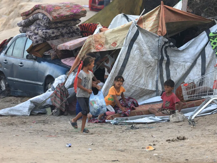 وقف إطلاق النار وتبادل الأسرى.. اتصالات مكثفة لتنفيذ المرحلة الأولى من خطة ترمب في غزة