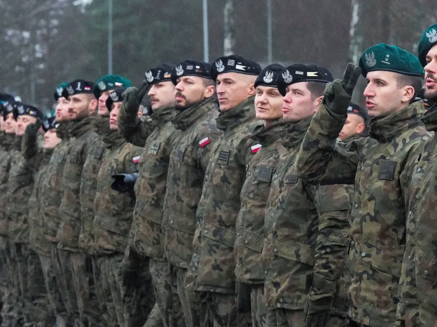 جنود بولنديون من اللواء متعدد الجنسيات التابع لحلف الناتو في لاتفيا. 11 ديسمبر 2025 - Reuters