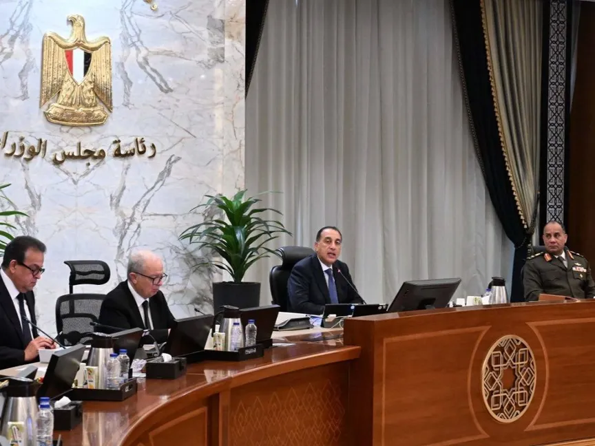 مصر ترفع الحد الأدنى للأجور للعاملين في القطاع العام