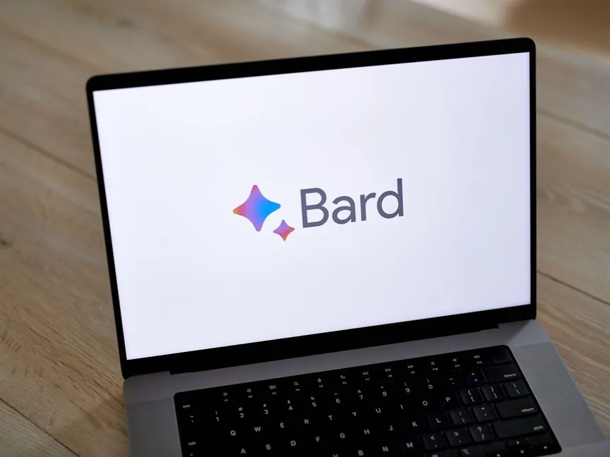 شعار منصة جوجل الحوارية الذكية "بارد" - Bloomberg
