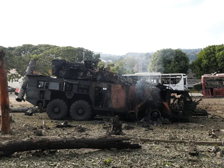 وحدة مضادة للطائرات مدمرة في قاعدة لا كارلوتا الجوية العسكرية بكاراكاس. 3 يناير 2026 - Reuters