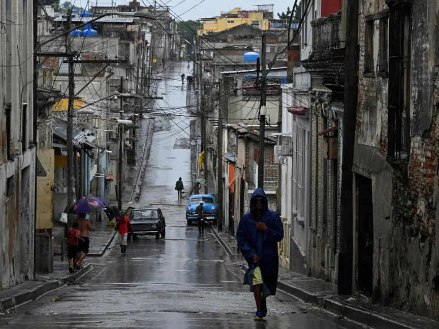 الإعصار ميليسا من الفئة الـ5 يجتاح جامايكا بفيضانات ورياح مدمّرة ويتجه نحو كوبا