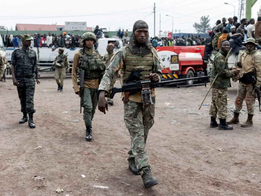 أعضاء من جماعة M23 المتمردة بعد سيطرتهم على جوما، إقليم شمال كيفو في شرق جمهورية الكونغو الديمقراطية. 30 يناير 2025 - Reuters