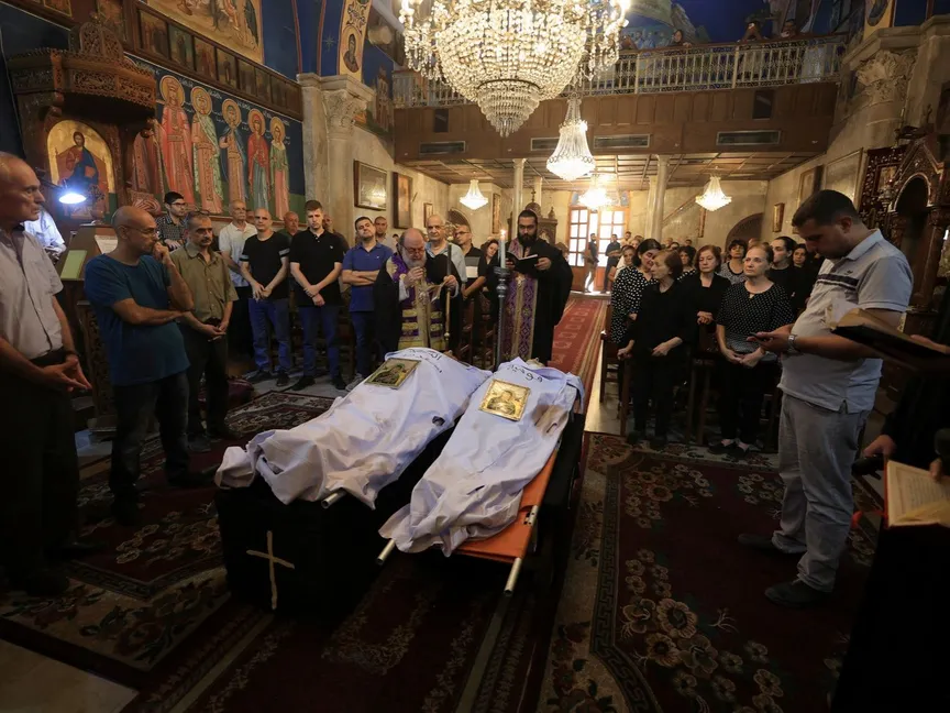 غضب أممي واستنكار دولي بعد قصف إسرائيلي لكنيسة غزة.. ونتنياهو: قذيفة طائشة