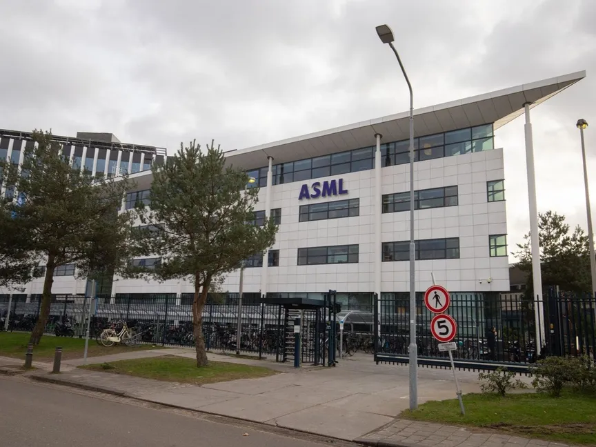 المقر الرئيسي لشركة ASML في فيلدهوفن، هولندا - Bloomberg