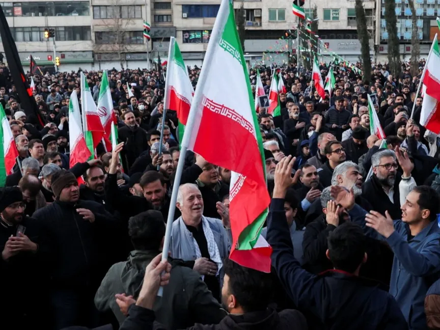 هل تقود الضربات الإسرائيلية الأميركية إلى تغيير النظام في إيران؟