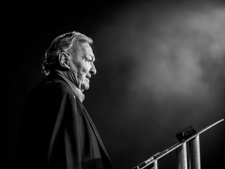 روّج فكرة بناء الفضائيين لحضارة الأرض.. رحيل الكاتب إريك فون دانكن