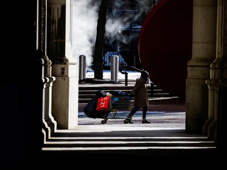 رغم معارضته سابقاً.. ممداني يستأنف حملات إزالة مخيمات المشردين في نيويورك