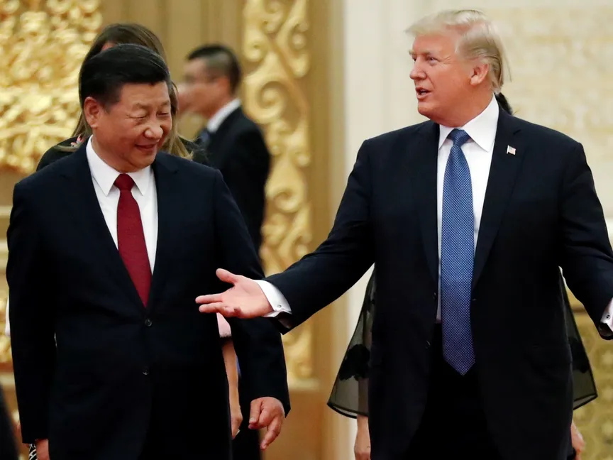 الرئيس الأميركي دونالد ترمب والرئيس الصيني شي جين بينج في قاعة الشعب الكبرى في بكين. 9 نوفمبر 2017 - REUTERS
