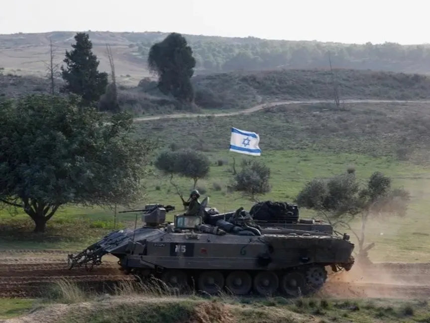 مدرعة إسرائيلية بالقرب من الحدود مع قطاع غزة. 1 ديسمبر 2023 - Reuters