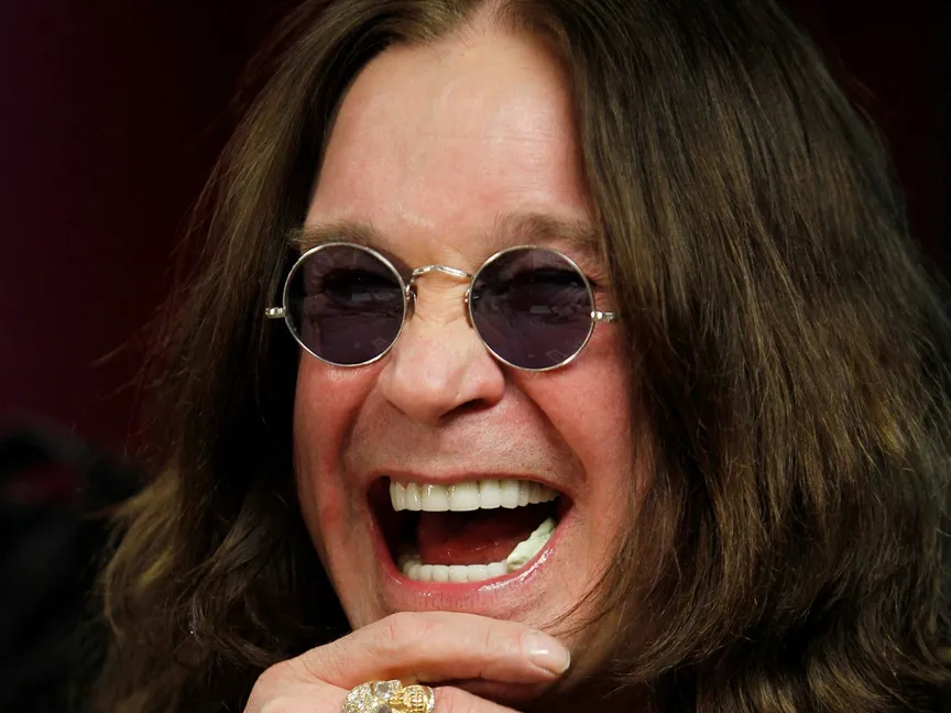 مغني الروك أوزي أوزبورن يتحدث خلال مؤتمر صحفي في لوس أنجلوس. 30 أبريل 2010 - Reuters