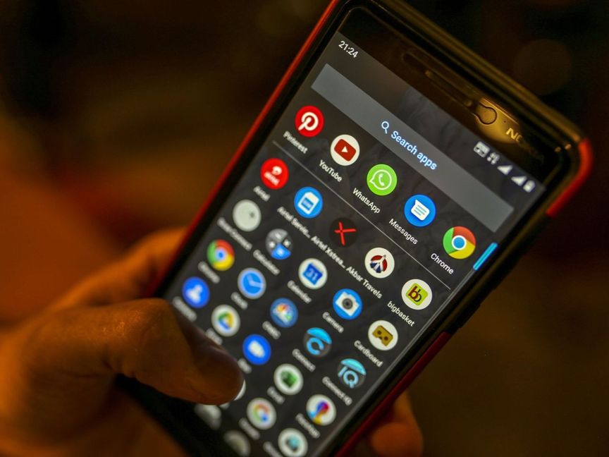 دعوى قضائية تتهم إنستجرام ويوتيوب بالتسبب في الإدمان