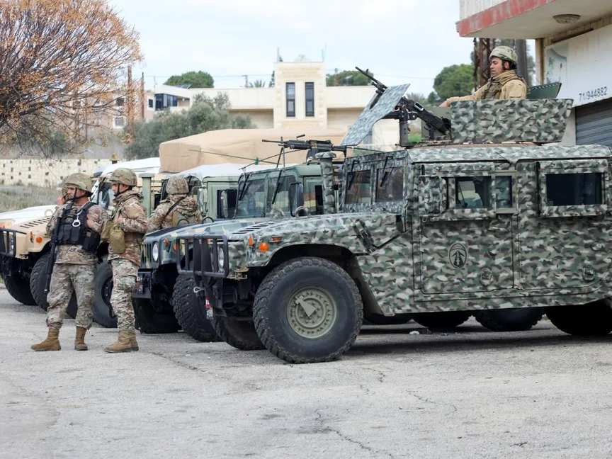 جنود من الجيش اللبناني بالقرب من قرية كفركلا في جنوب لبنان. 26 يناير 2025 - REUTERS