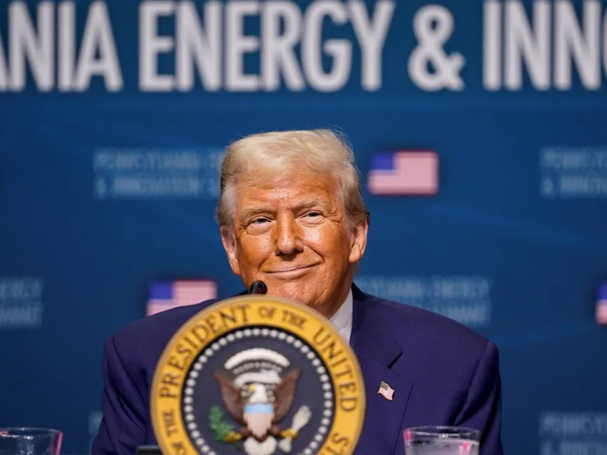 الرئيس الأميركي دونالد ترمب يحضر قمة الطاقة والابتكار في ولاية بنسلفانيا. 15 يوليو 2025 - REUTERS