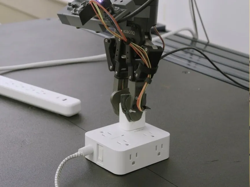 مايكروسوفت تكشف عن أول نموذج ذكي لتشغيل الروبوتات